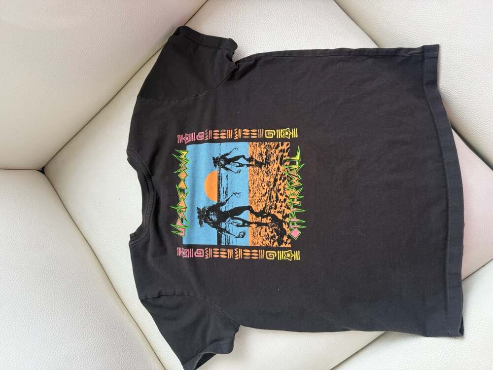 Boys Vans x Stranger Things Surf's Upside Down Graphic T-Shirt - Picture 3 of 5